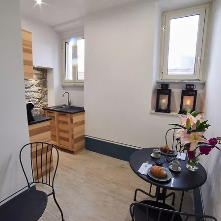 Al22 Di Piazza Del Gesù