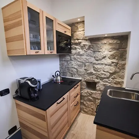 Al22 Di Piazza Del Gesù Affittacamere